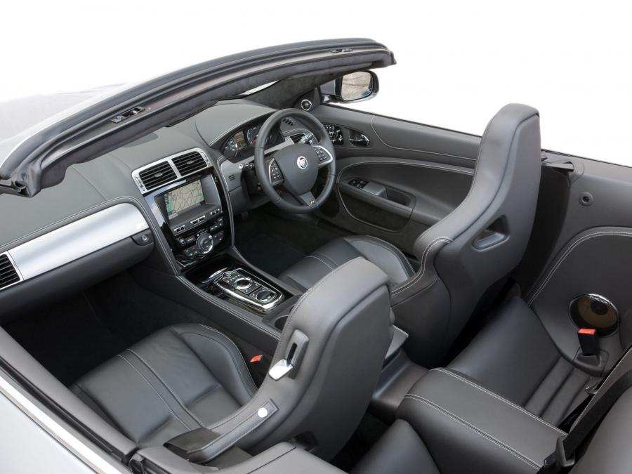  Jaguar XKR Convertible 2011 года  (UK) (фото 3 из 15)